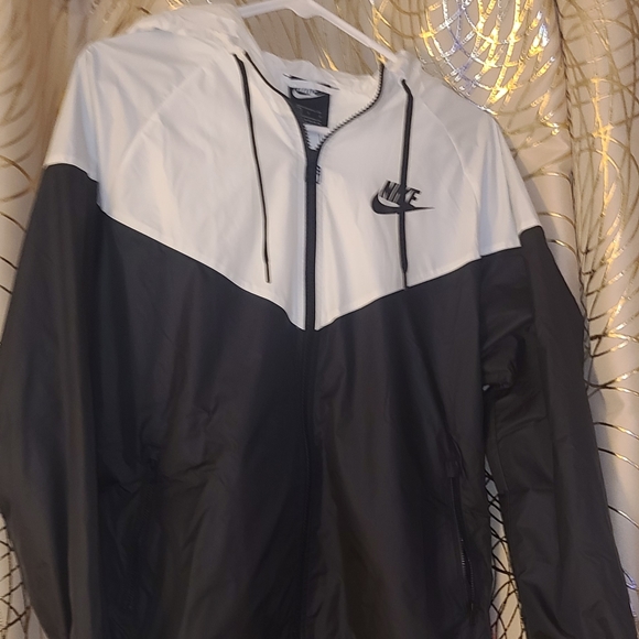 Nike Jacket - Picture 6 of 13